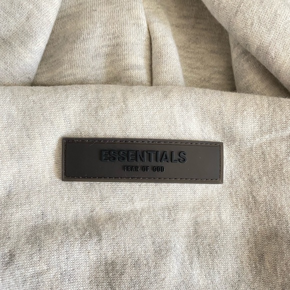 ESSENTIALS FEAR OG GOD LIGHT OATMEAL PULLOVER HOODIE SMALL - Picture 8 of 13